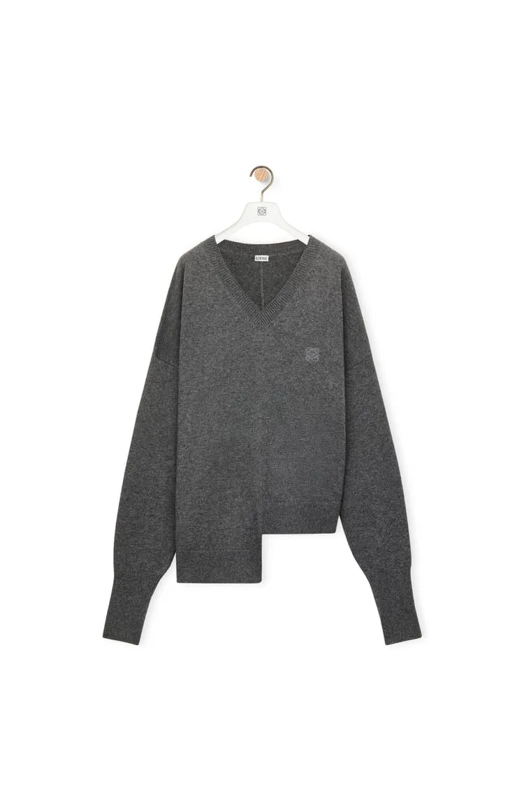 Asymmetric sweater in cashmere