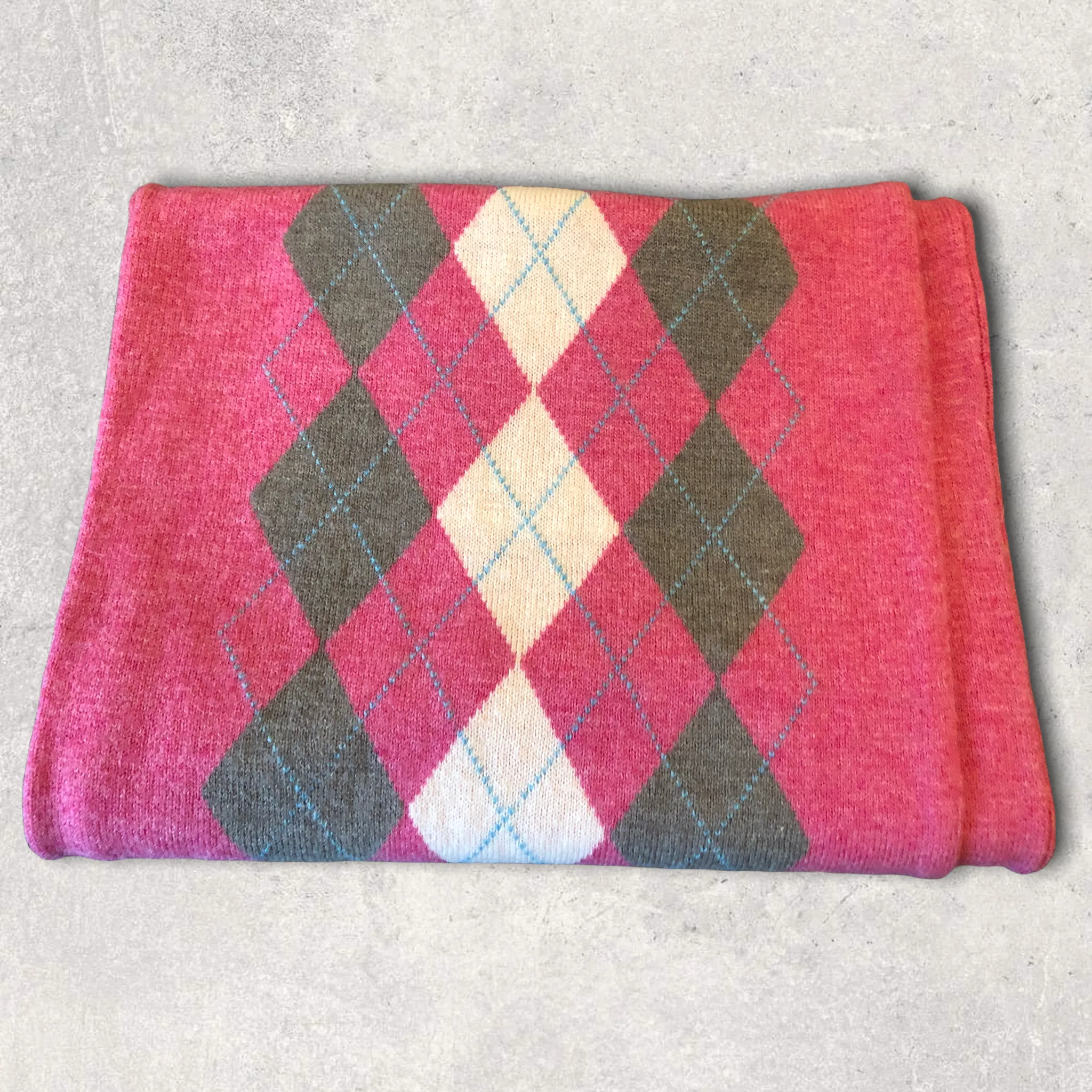 Crew Clothing Co Men's Pink Argyle Lambswool Scarf