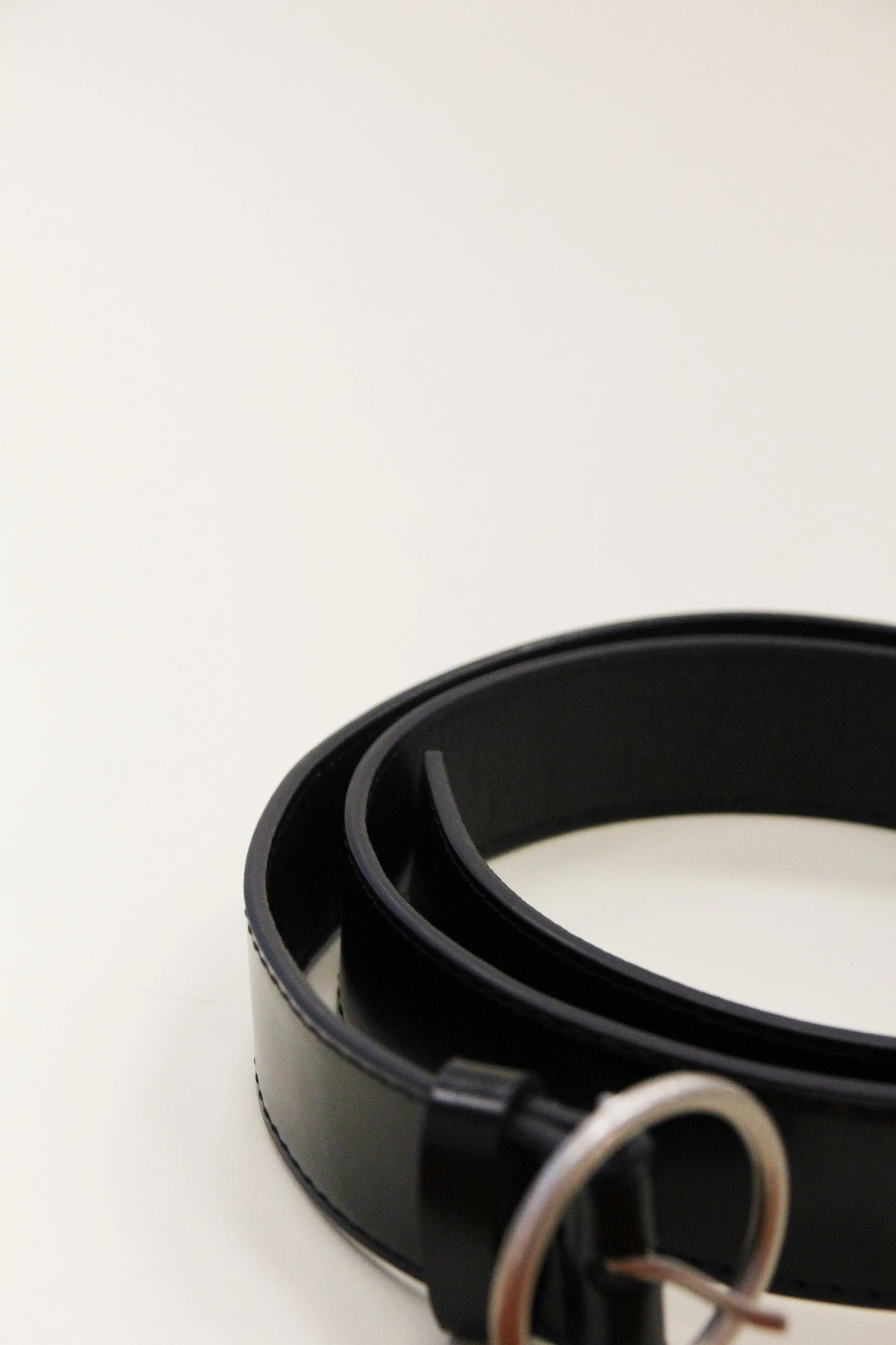 ZONI Black Circle Ring Belt